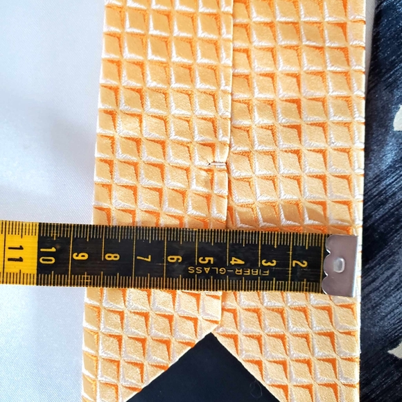 Bundle 2 Hugo Boss Silk Ties - Picture 4 of 6